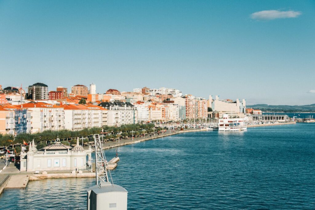 Paseo Pereda en Santander Bahía. Los mejores restaurantes para turistas en Santander: Guía rápida para disfrutar lo mejor en poco tiempo
